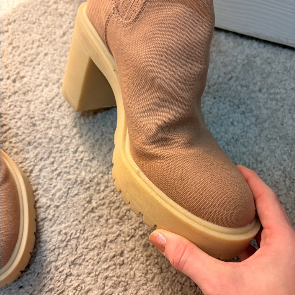 Stylish Tan Ankle Boots - Picture 3 of 5